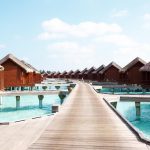 Anantara Dhigu Maldives Resort, beyaz kumlu plajları, nefes kesen manzaraları ve çeşitli lüks konaklama seçenekleriyle ideal bir Maldivler tatili sunar.