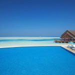 Anantara Dhigu Maldives Resort, beyaz kumlu plajları, nefes kesen manzaraları ve çeşitli lüks konaklama seçenekleriyle ideal bir Maldivler tatili sunar.