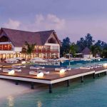 Mercure Maldives Kooddoo Resort, nefes kesen gün batımı manzaralı villaları, Pan-Asya mutfağı, spa ve su sporları seçenekleriyle tropik bir kaçış sunuyor.