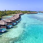 Sheraton Maldives Full Moon Resort & Spa, Maldivler tatili için özel lüks konaklama, 7 restoran, Shine Spa, açık havuz ve su sporları aktiviteleri sunar.