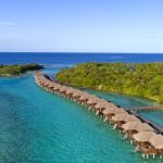 Sheraton Maldives Full Moon Resort & Spa, Maldivler tatili için özel lüks konaklama, 7 restoran, Shine Spa, açık havuz ve su sporları aktiviteleri sunar.