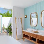 DusitD2 Maldives ile su üstü villalarda lüks ve huzuru yaşayın. Balayı çiftleri ve aileler için özel seçeneklerle Maldivler’in tadını çıkarın.